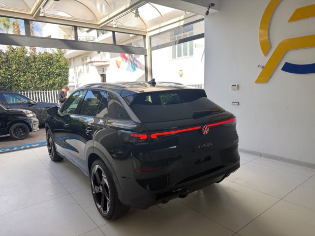 VOLKSWAGEN T-Roc usata, con Autoradio