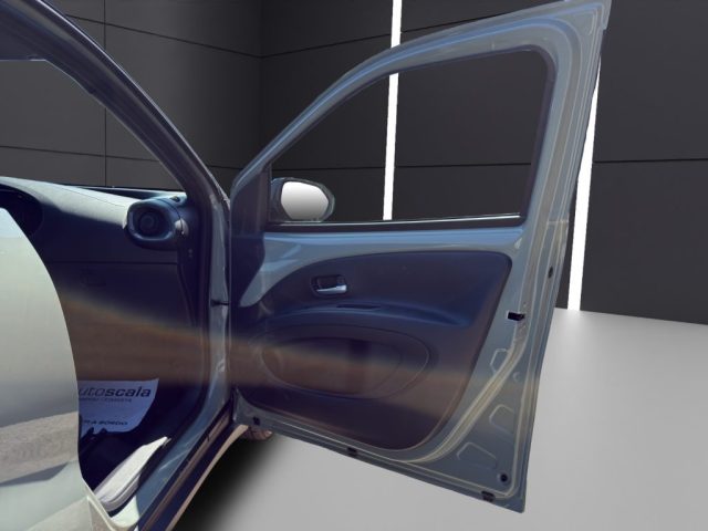 TOYOTA Aygo X usata, con Touch screen