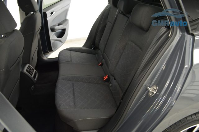 VOLKSWAGEN Golf Variant usata, con Controllo automatico clima