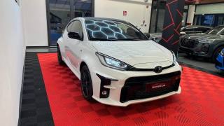 TOYOTA Yaris usata, con Alzacristalli elettrici