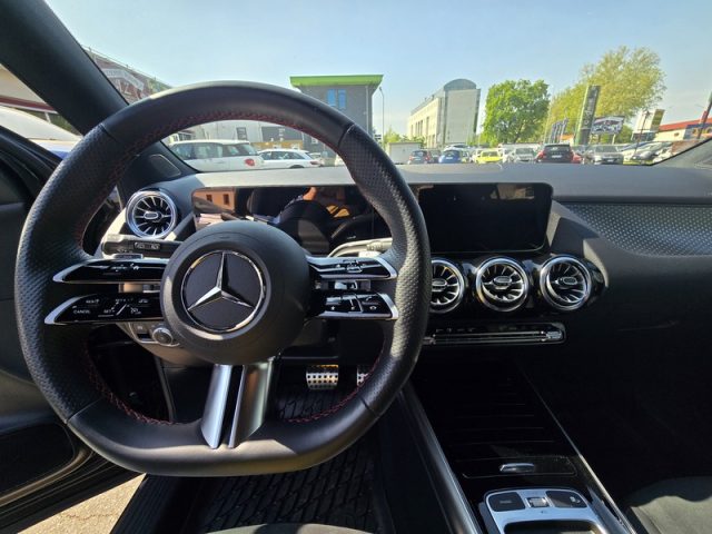 MERCEDES-BENZ GLA 200 usata, con Chiusura centralizzata