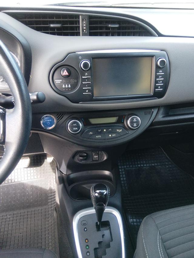 TOYOTA Yaris usata, con Servosterzo