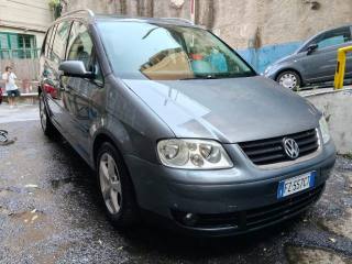 VOLKSWAGEN Touran usata, con Airbag