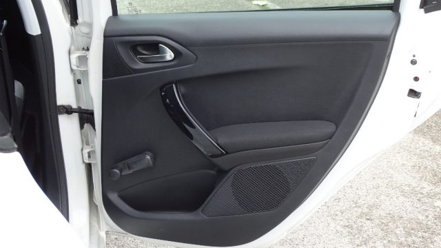 PEUGEOT 208 usata 51