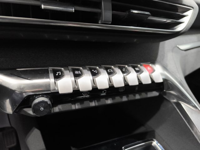 PEUGEOT 3008 usata, con Sistema di navigazione