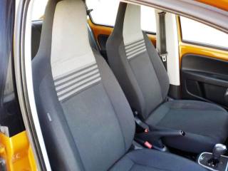 VOLKSWAGEN up! usata, con Sensori di parcheggio posteriori