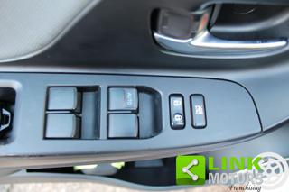 TOYOTA Yaris usata 18