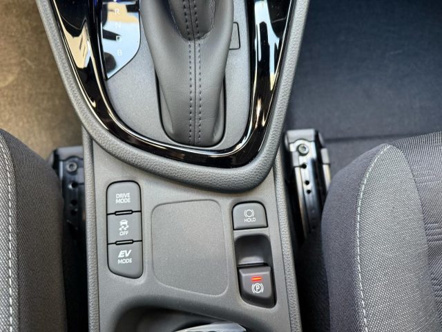 TOYOTA Yaris usata, con Specchietti laterali elettrici