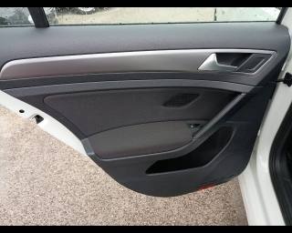 VOLKSWAGEN Golf usata, con Airbag testa