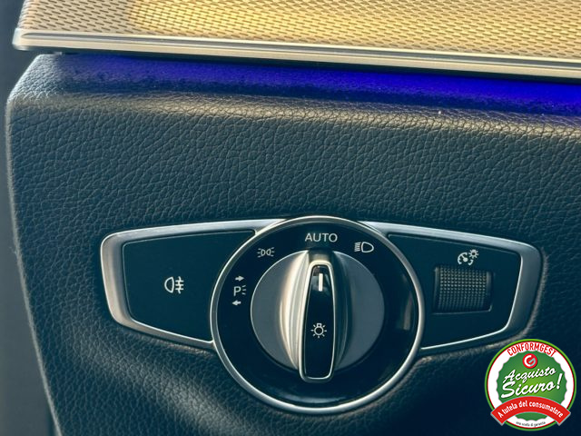 MERCEDES-BENZ E 220 usata, con Portellone posteriore elettrico