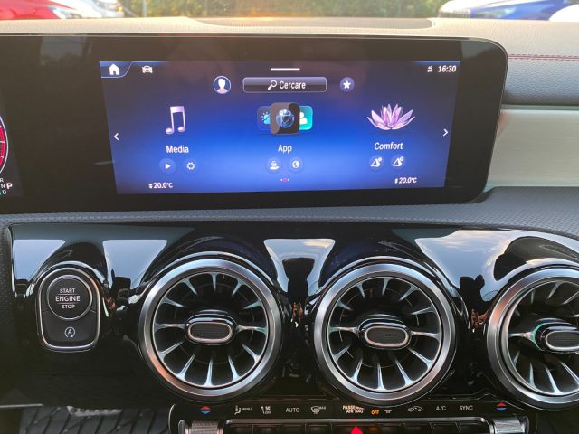 MERCEDES-BENZ CLA 200 usata, con Volante in pelle