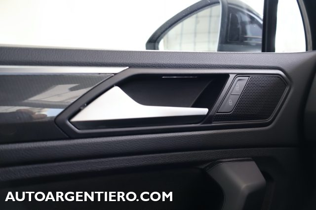 VOLKSWAGEN Tiguan usata, con Luci diurne LED