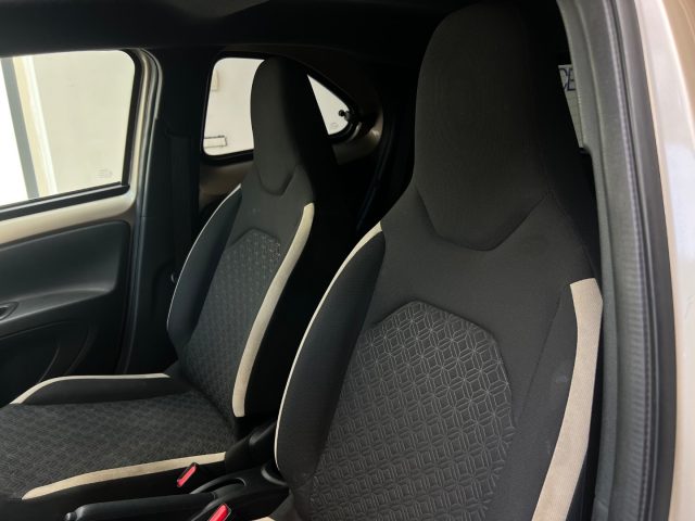 TOYOTA Aygo X usata, con Vivavoce