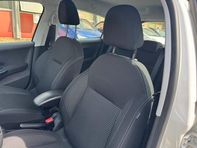 PEUGEOT 208 usata, con Fendinebbia