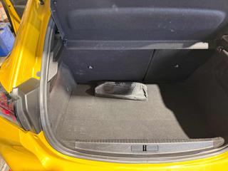 PEUGEOT 208 usata, con Volante in pelle