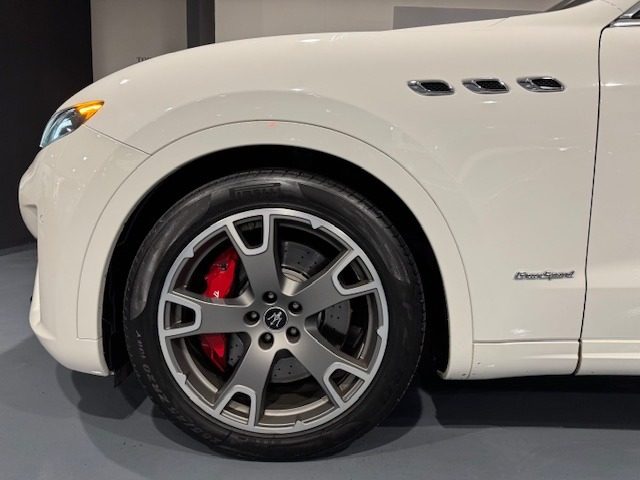 MASERATI Levante usata, con Tettuccio apribile