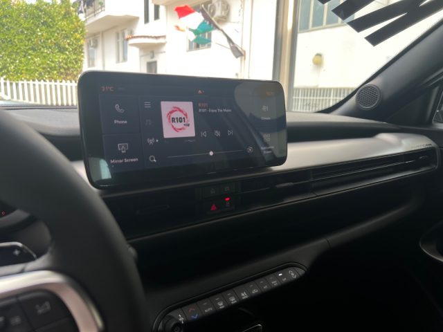 JEEP Avenger usata, con USB