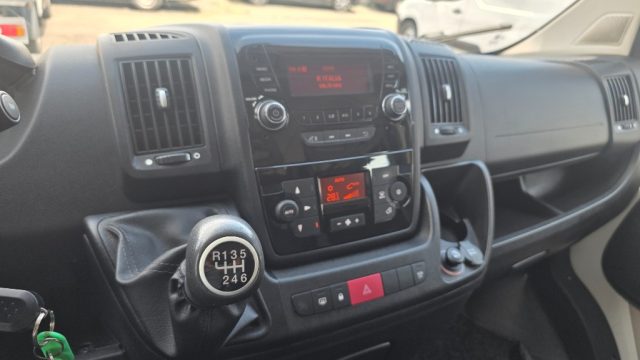 PEUGEOT Boxer usata, con MP3