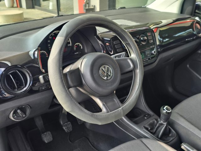 VOLKSWAGEN up! usata 26
