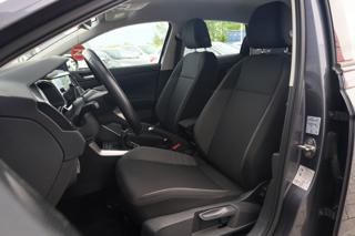 VOLKSWAGEN Taigo usata, con Autoradio