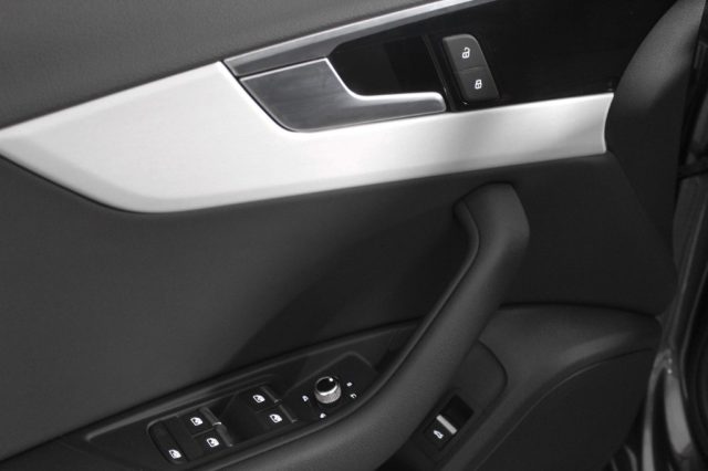 AUDI A4 usata, con Controllo trazione