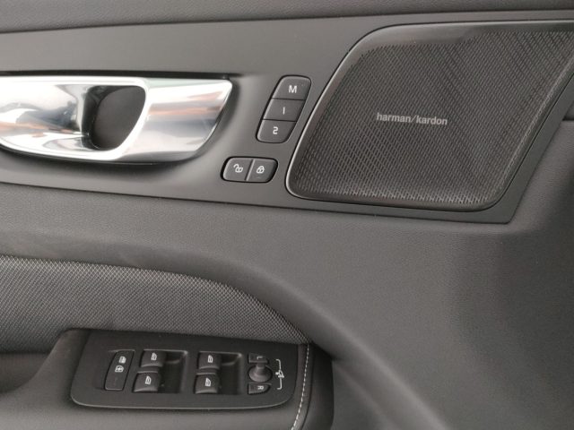 VOLVO XC60 usata, con Tettuccio apribile