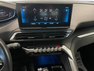 PEUGEOT 3008 usata, con Leve al volante