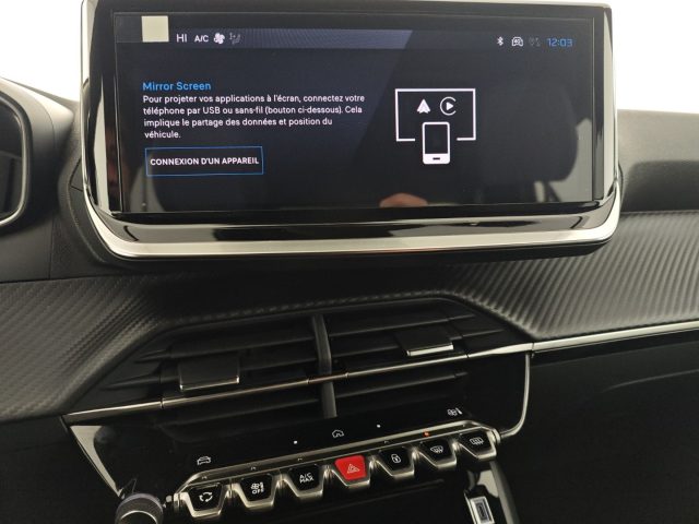 PEUGEOT 2008 usata, con Autoradio digitale