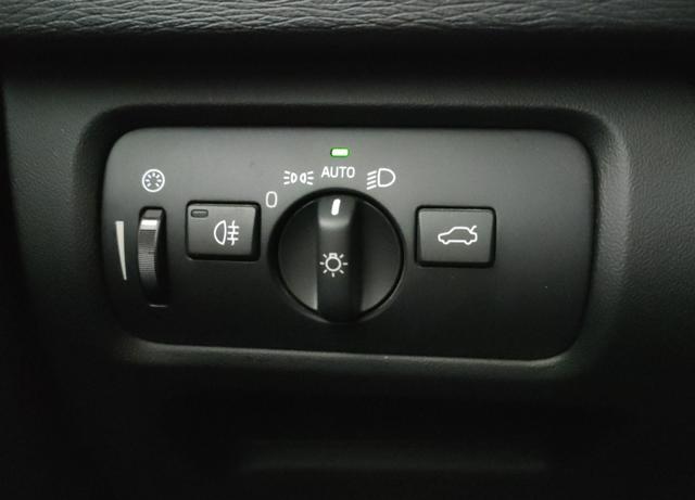 VOLVO V40 usata, con Controllo automatico clima