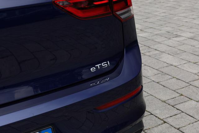 VOLKSWAGEN Golf usata, con Autoradio digitale