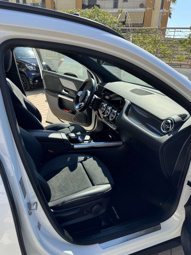 MERCEDES-BENZ GLA 200 usata, con USB