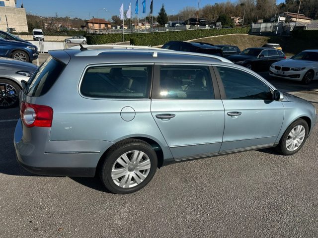 VOLKSWAGEN Passat usata, con Airbag laterali