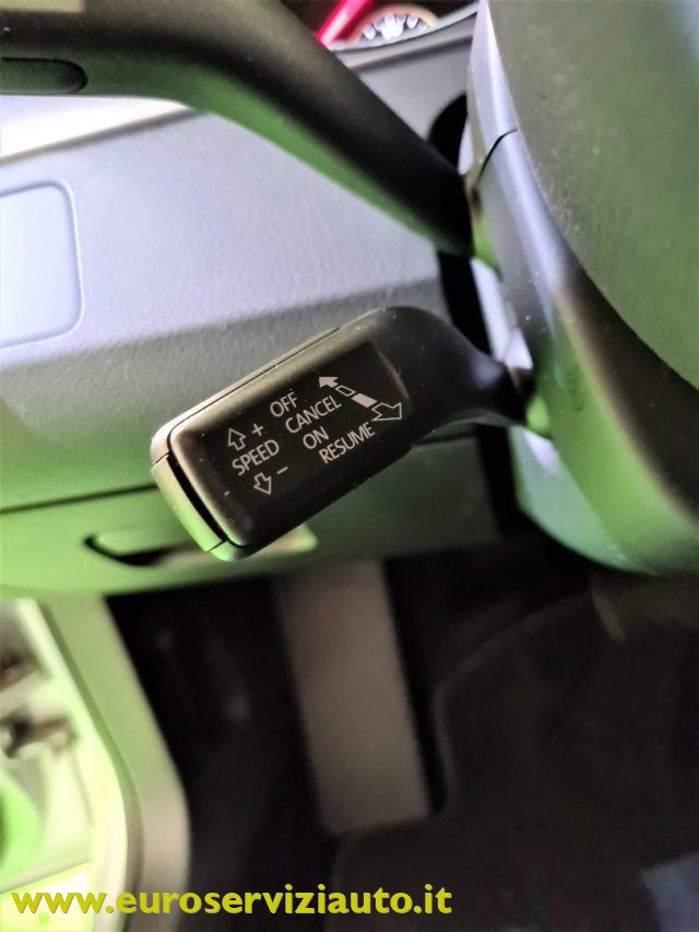 VOLKSWAGEN Passat usata 28