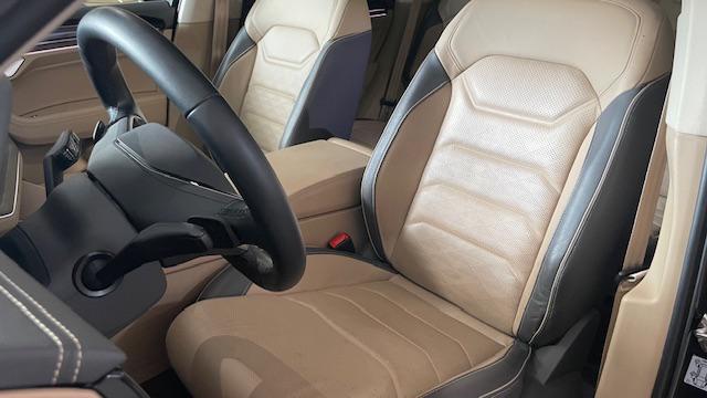 VOLKSWAGEN Touareg usata, con Autoradio