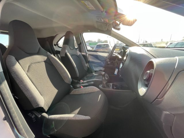 TOYOTA Aygo X usata, con Autoradio digitale