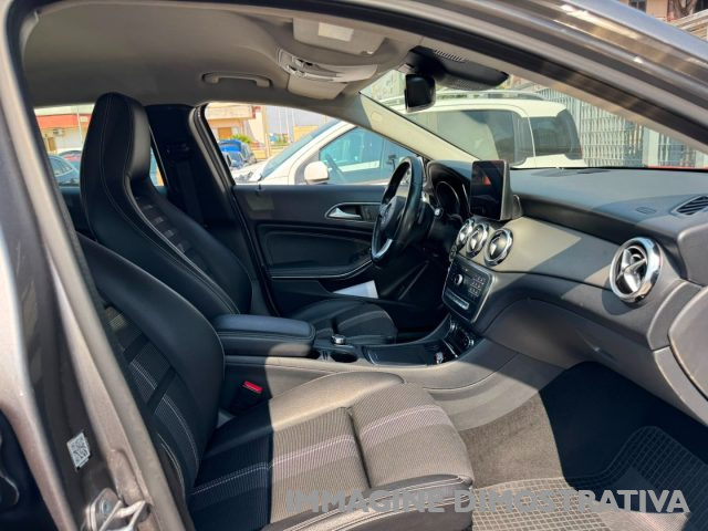 MERCEDES-BENZ GLA 200 usata, con Vetri oscurati