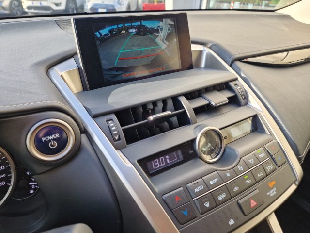 LEXUS NX 300h usata, con ESP