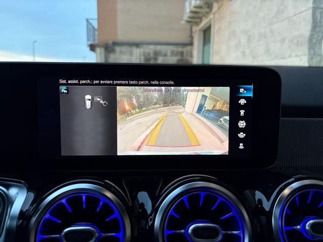 MERCEDES-BENZ GLB 200 usata, con Bracciolo