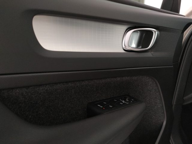 VOLVO XC40 usata, con Luci diurne LED