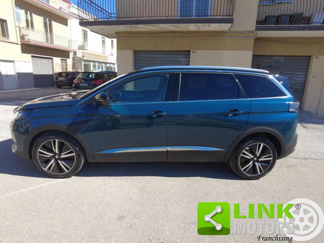 PEUGEOT 5008 usata, con Autoradio