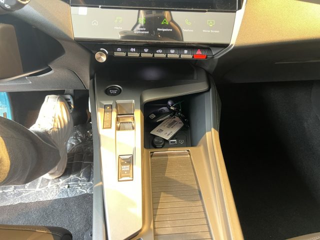 PEUGEOT 308 usata, con Autoradio digitale