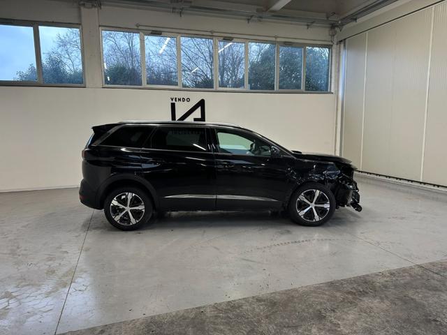 PEUGEOT 5008 usata, con Cerchi in lega