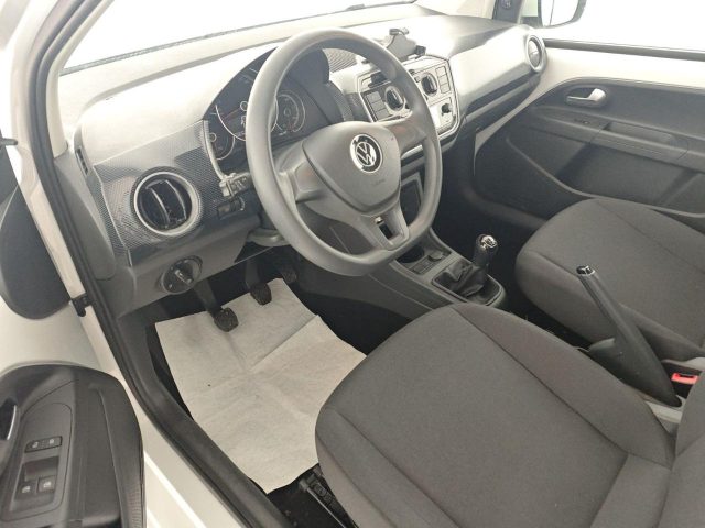 VOLKSWAGEN up! usata, con Autoradio