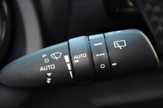 TOYOTA Yaris usata, con Fari LED
