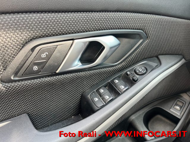 BMW 318 usata, con Volante multifunzione