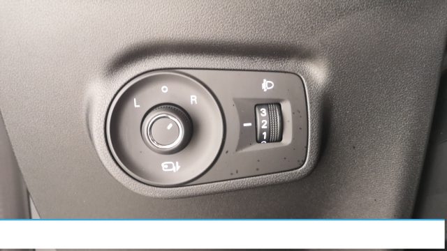 MG ZS usata, con Autoradio digitale