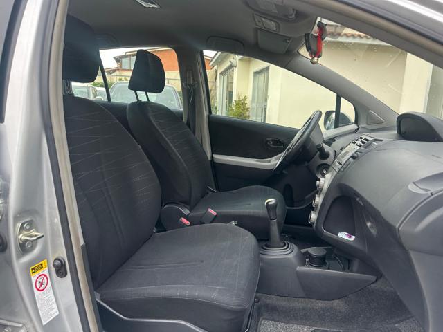 TOYOTA Yaris usata 19
