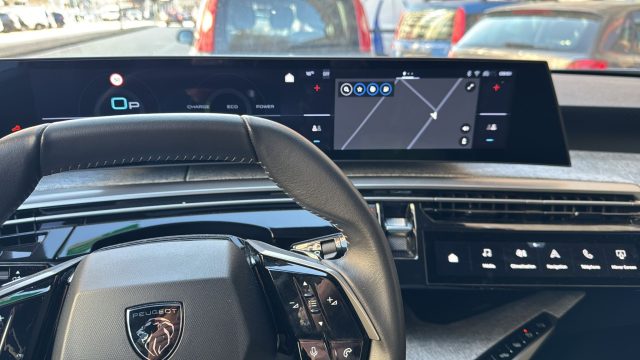 PEUGEOT 3008 usata, con Cruise Control