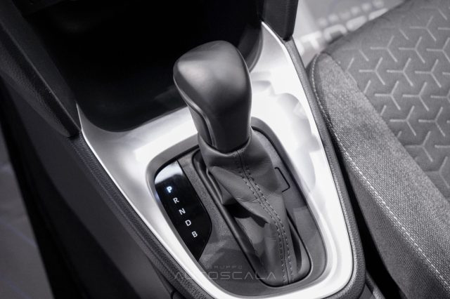 TOYOTA Yaris Cross usata, con Touch screen