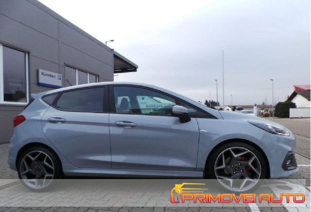 FORD Fiesta usata, con Autoradio